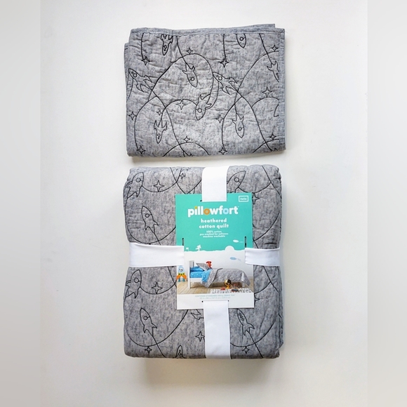 Pillowfort Bedding Pillowfort Twin Space Theme Quilt And Sham